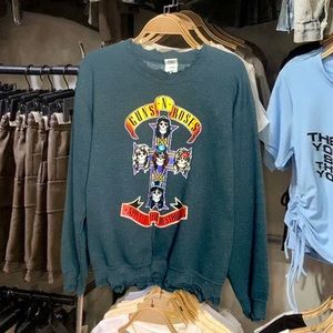 Urban Outfitters Guns & Roses Distressed Vintage Style Crewneck Band Sweatshirt